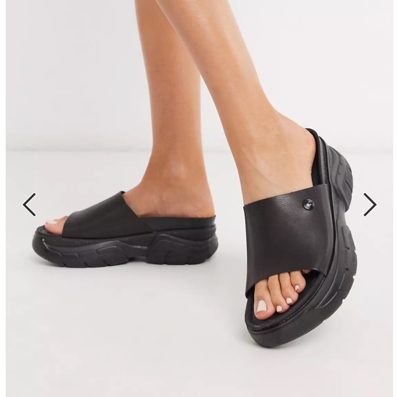 Genuins Sara Chunky Slides in Black - Picture 1 of 10